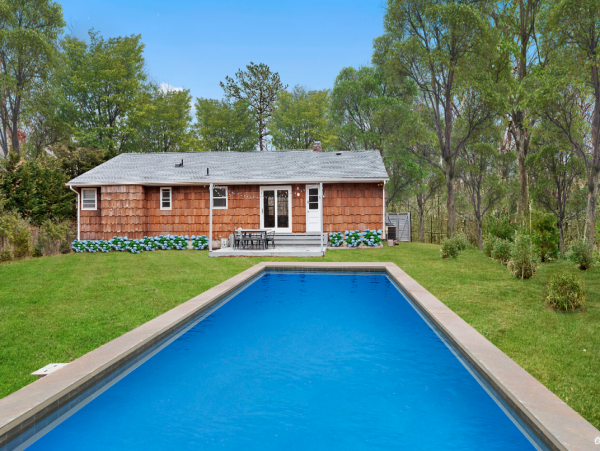 Luxurious East Hampton Retreat - Your Perfect Getaway